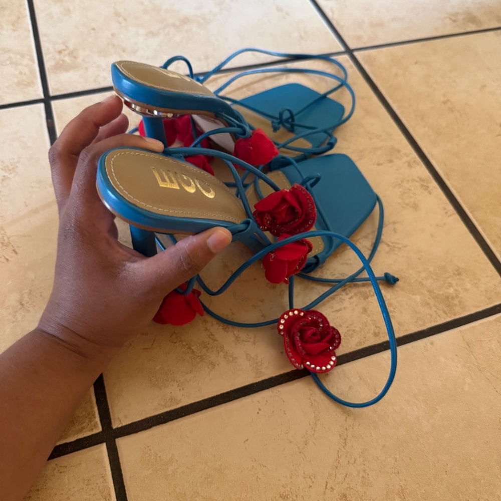 Shoes - Picture 5 of 6